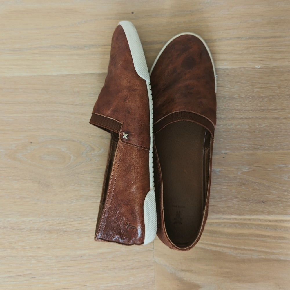 Frye Women's Dark Cognac Leather Flats - Size 8
